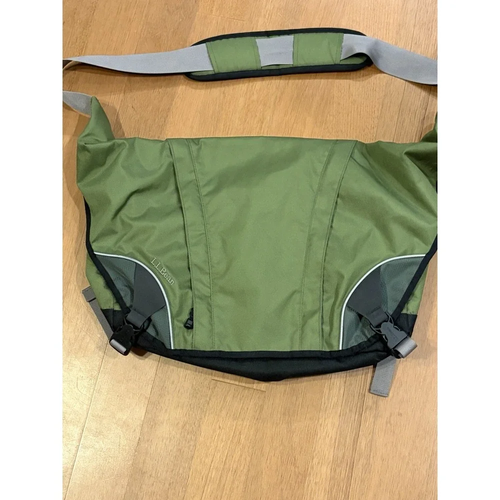L.L. Bean bean messenger